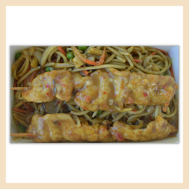 Bami Goreng mit Fleischspiessen scharf Fallaloon 204 2